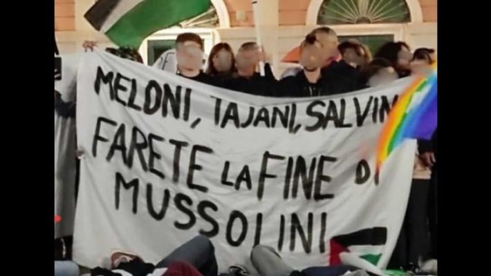 Cartello contro governo 'farete fine di Mussolini', polemiche