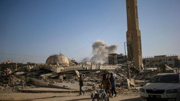 Trump, 'Hamas pare pronta alla pace, Israele fermi le bombe'