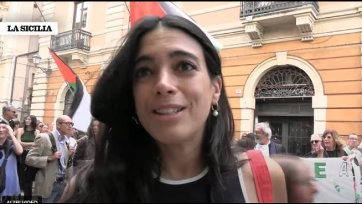 Insulti social a Ester Pantano pro Gaza, 'ho avvocato bravo'