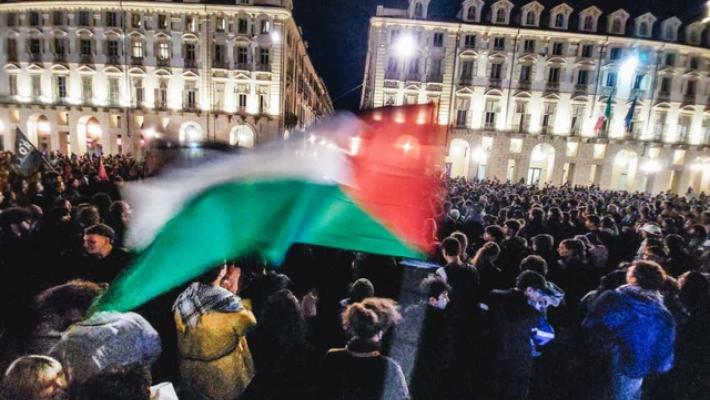 Torino, duemila in piazza per la Palestina