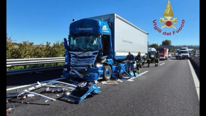 Traffico bloccato in A1 nell'Aretino per un incidente