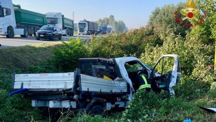 Incidente lungo la Romea, un morto e due feriti vicino Rovigo