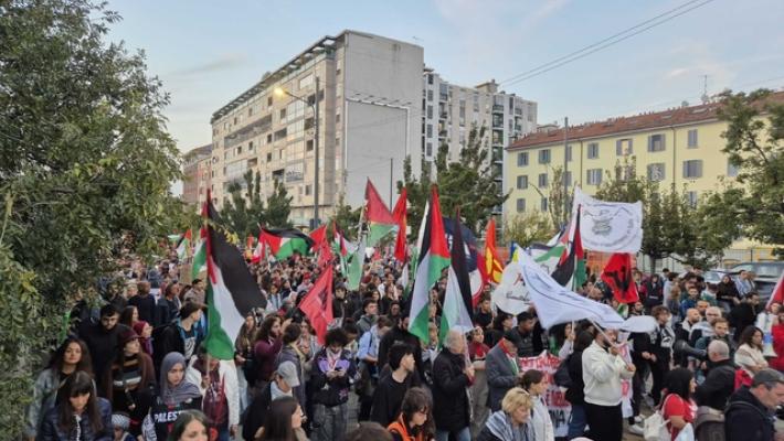 Corteo milanese per Flotilla, 'blocchiamo ancora tutto'