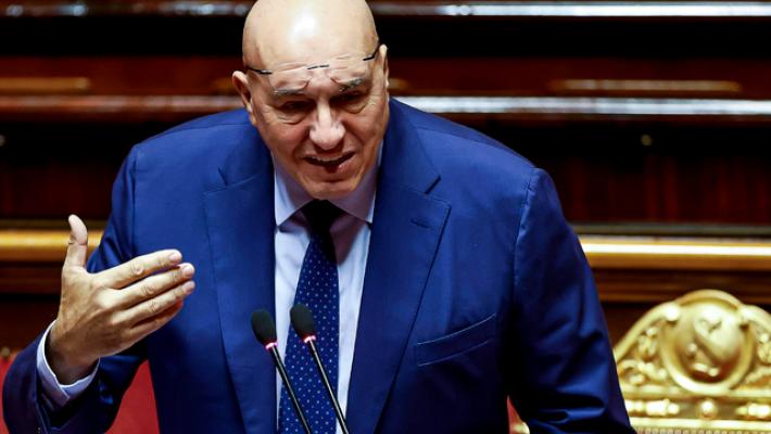 Crosetto 'in ottime condizioni dopo l'intervento, già al lavoro'