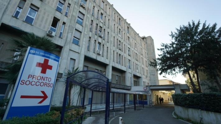 Incendio nella notte nell'ospedale San Giovanni Bosco di Napoli