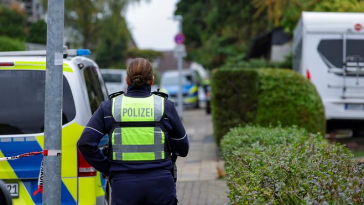 Germania, è stata la figlia di 17 anni a accoltellare la sindaca