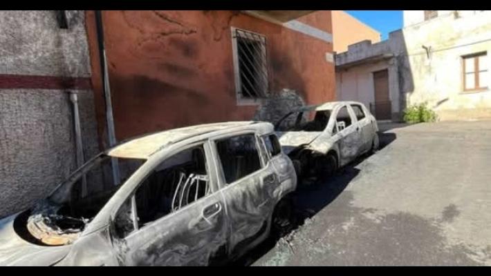 Incendiate due auto presidente Consiglio Comune Calabria