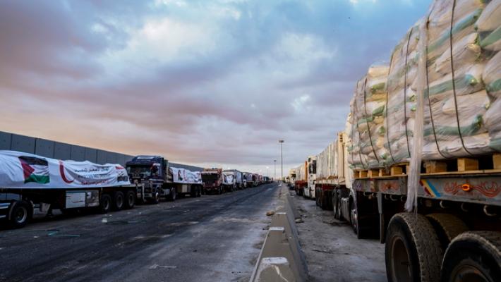 Al Jazeera, camion di aiuti per Gaza entrano dai valichi