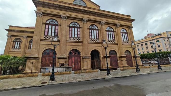 Tenta fermare pestaggio, ucciso con colpo pistola in testa. La madre: "La mia vita è distrutta"