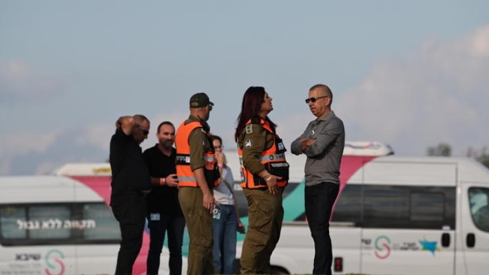 Gli ultimi 13 ostaggi vivi consegnati all'Idf