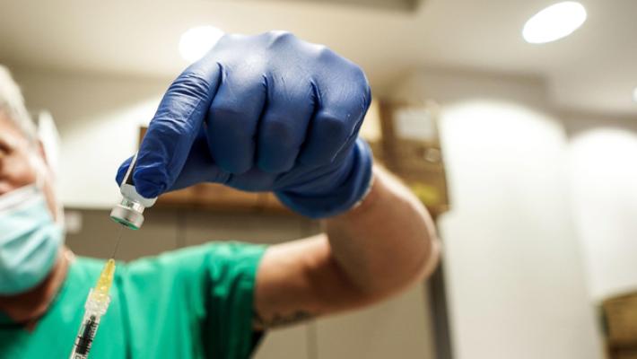 'Gravi danni neurologici vaccino Covid', indennizzo a donna
