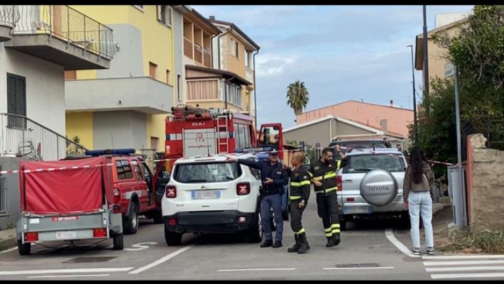 Barricato in casa a Olbia, scende dal tetto dopo trattative