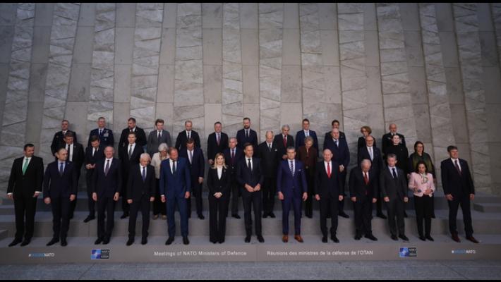 Rutte, intensifichiamo attuazione degli impegni per il 5%