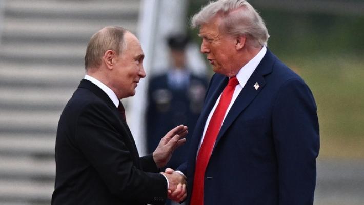 Trump sente Putin: "Grandi progressi, ci incontreremo a Budapest, valuteremo se porre fine a questa ingloriosa guerra"