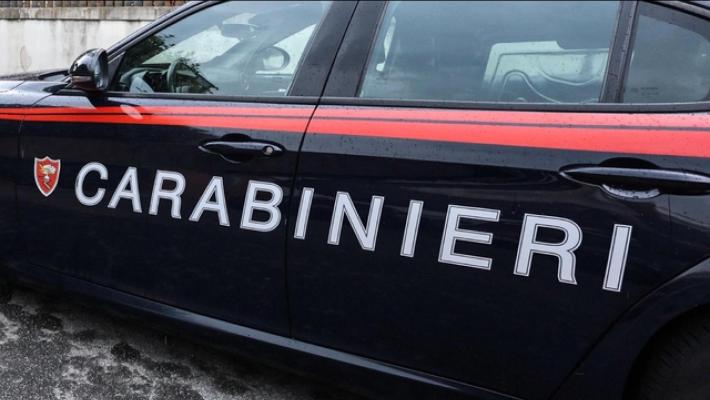Marito e moglie morti in casa, ipotesi omicidio suicidio