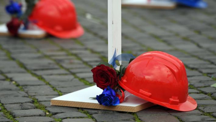 Cade da 5 metri a Trieste, morto in ospedale l'operaio 21enne