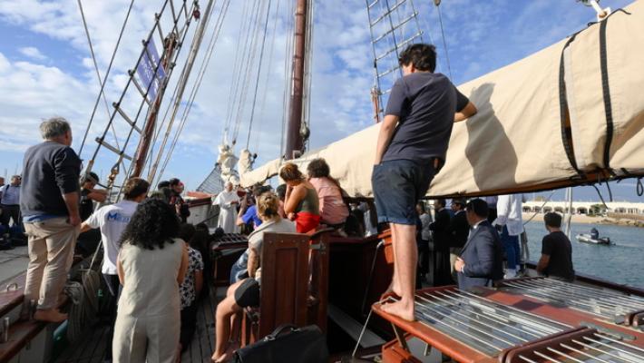 Ad Ostia doni a Papa Leone dalla Capitaneria di Porto