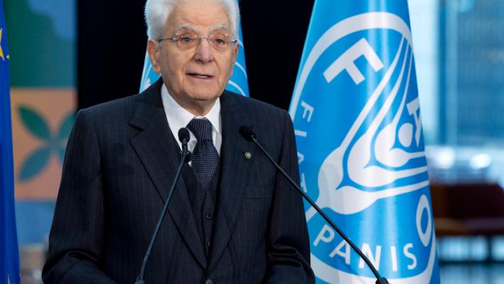 Mattarella, troppi gli squilibri nelle retribuzioni