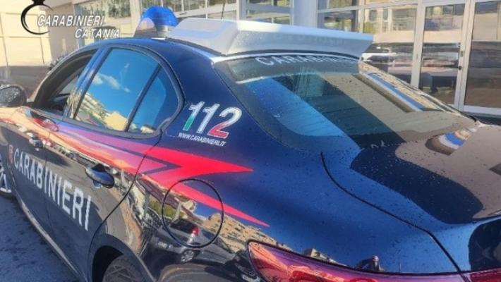 Tenta di strangolare marito, 'ti ammazzo', arrestata