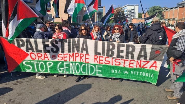 Continua mobilitazione per Gaza a Milano, 'ignobile strage oggi'