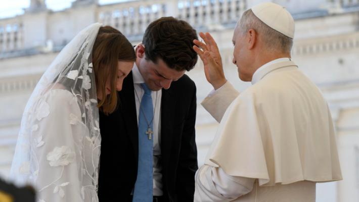 Il Papa su matrimonio, i contro-modelli deludono