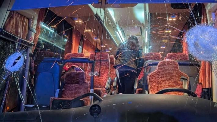 Meloni, inaccettabile l'assalto al pullman di tifosi