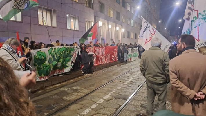 Centinaia di Propal davanti al Consolato americano di Milano