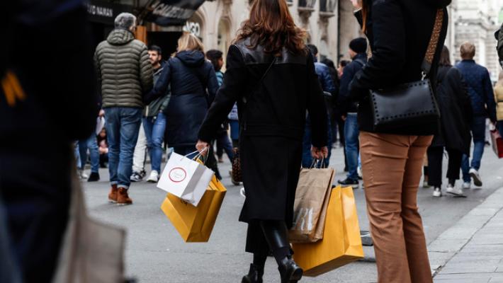 Istat, nascite ancora in calo, fecondità ai minimi storici