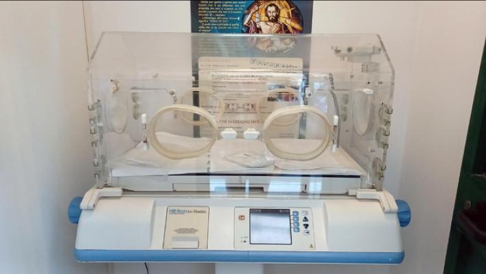 Neonato morto in culla termica, respinto patteggiamento parroco