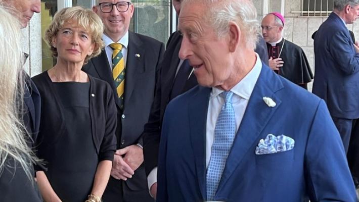 Re Carlo visita il Collegio Pontificio Beda, ultima tappa a Roma