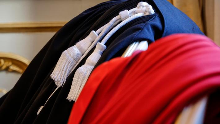 Uccise moglie e ne finse suicidio, condannato all'ergastolo