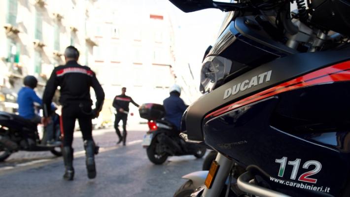 Nel Napoletano donna accoltellata dal vicino durante lite