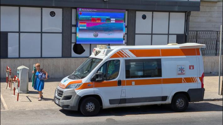 Donna incinta investita da un pullman a Palermo, è grave