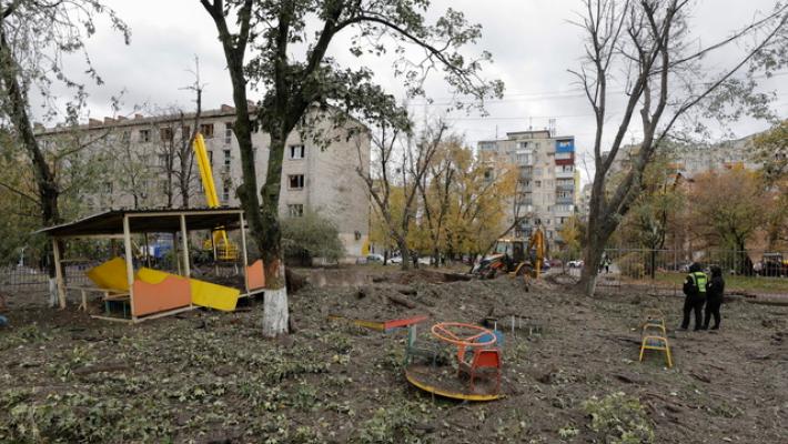 Media, nuovo attacco russo su Kiev, almeno 26 feriti