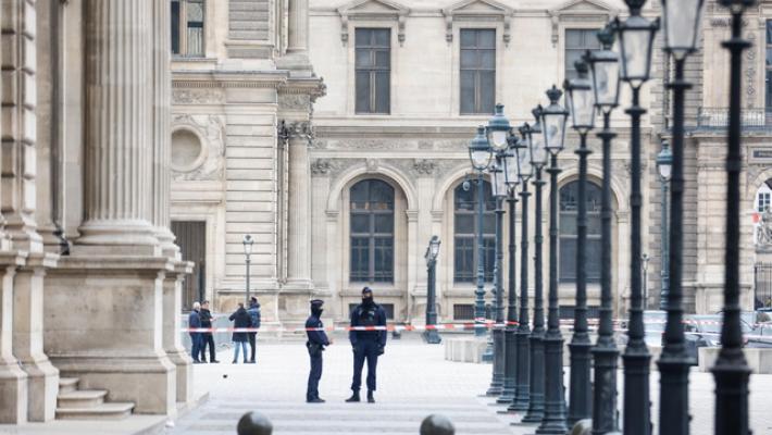 Louvre, 'i due fermati stavano fuggendo in Algeria e Mali'