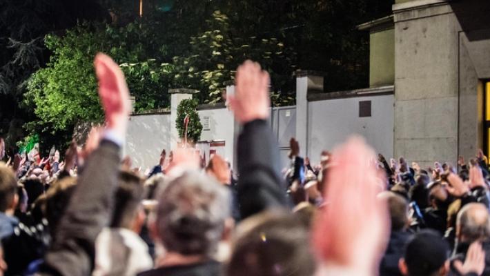 Pg, 'a Milano e non solo saluti romani paramilitari'