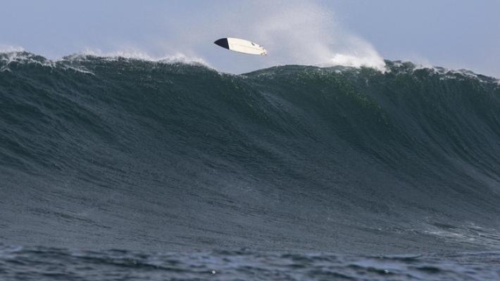 Tavola da surf persa in Tasmania approda in Nuova Zelanda