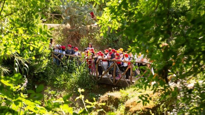 Valditara 'appello ai sindaci, 10 punti per fare scuole belle'