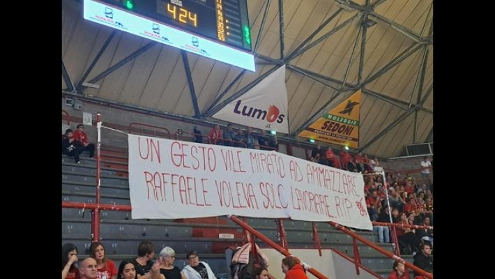 Agguato al bus, tifosi storici basket Rieti 'sciogliere curva'