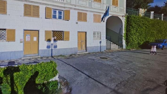 Bimbo caduto da balcone scuola, 'inadempienze su sorveglianza'