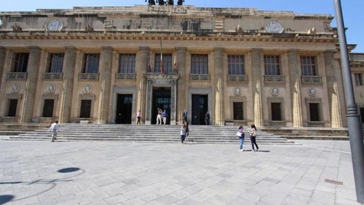 Lasciò la figlia con l''orco', ma lo fece per paura, assolta