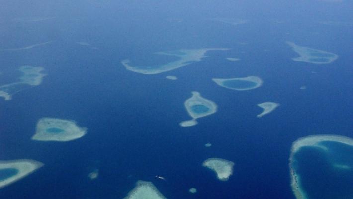Divieto 'generazionale' di fumo alle Maldive, il primo al mondo