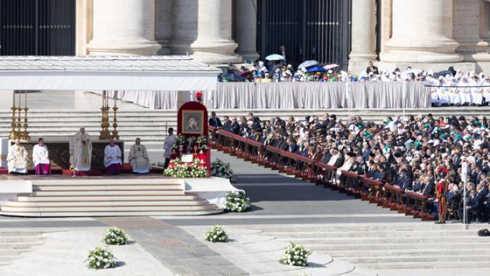 ++ Papa, presente oscurato da ingiustizie, diamo speranza ++