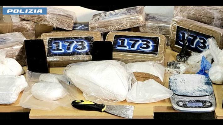 Sequestrati 32 chili cocaina a Roma, in carcere padre e figlio