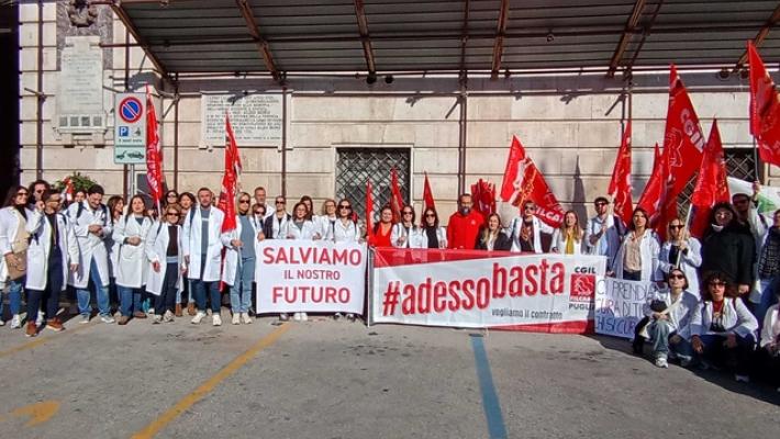 A Bari presidio dipendenti farmacie private, 'dignità al lavoro'