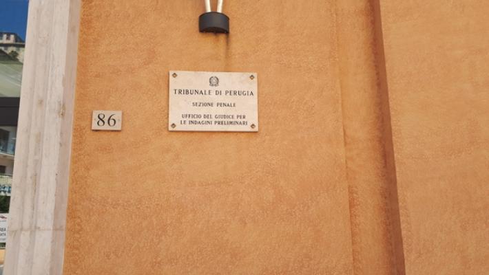 A processo giovane per aiuto suicidio studente a Perugia