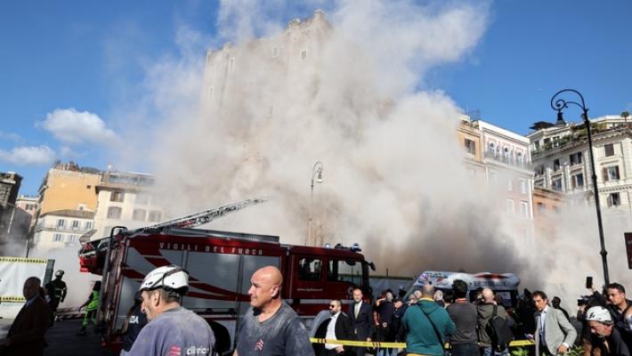 Crollo ai Fori Imperiali, 'chi ha video vada dai carabinieri'