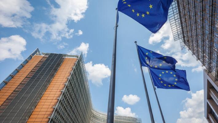 Dietrofront della Commissione Ue sul bilancio: "Più peso alle regioni"