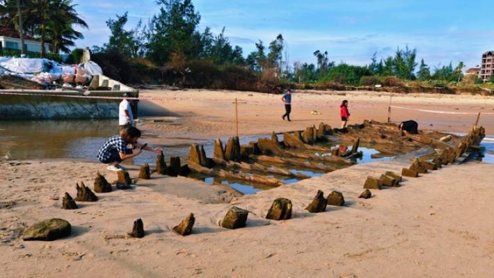 Vietnam, antica nave mercantile riemerge dalle sabbie di Hoi An