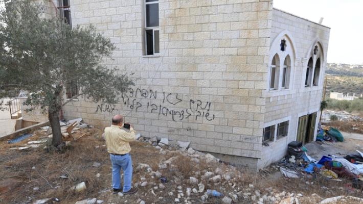 Coloni incendiano moschea in Cisgiordania, minacce all'Idf